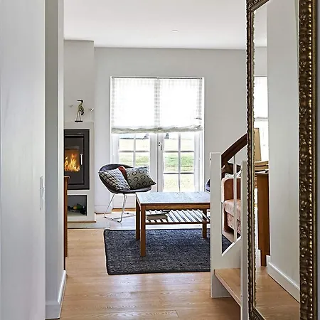 בית נופש Luxury Retreat In Park-by Traum