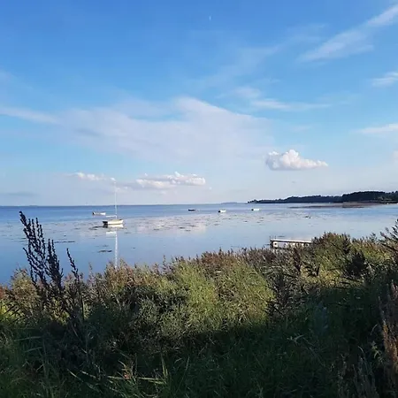 בית נופש Luxury Retreat In Park-by Traum *